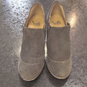 Sofft Gray Mules with Suede Finish